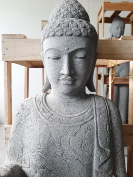 Stehender Buddha